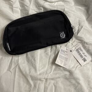 Lululemon Everywhere Unisex Black Belt Bag Crossbody Versatile Travel Fanny Pack